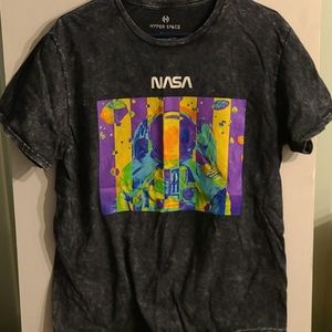 Like new Nasa tshirt